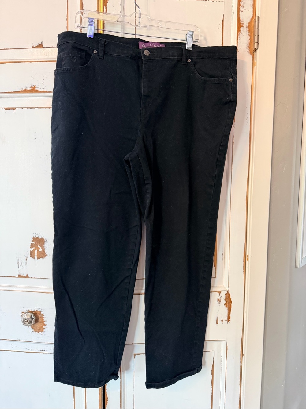 Gloria Vanderbilt “Amanda” Black Straight-Leg Jeans